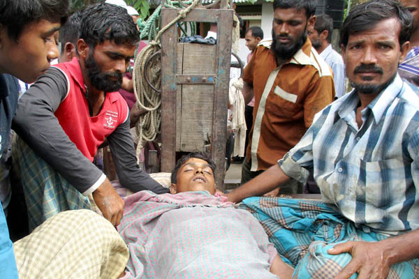 কলাপাড়ায় বজ্রপাতে কৃষকের মৃত্যু, আহত ২