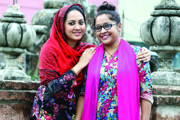 চুমকীর নির্দেশনায় তারিন