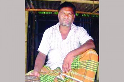 প্রশংসার জোয়ারে ভাসছেন মাংস বিক্রেতা দুলাল
