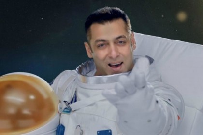 পৃথিবী ছেড়ে মহাকাশের উদ্দেশে সালমান!