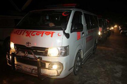 কারাগারে ঢুকেছে ৩টি অ্যাম্বুলেন্স