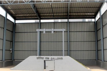 চার জল্লাদ নিয়ে ফাঁসির মঞ্চে চূড়ান্ত মহড়া