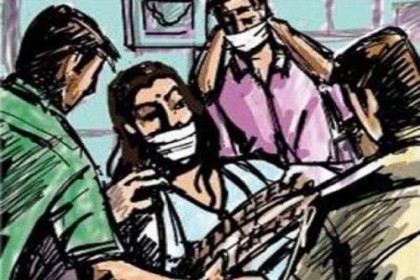 সাভারে যাত্রীবেশে চলন্ত বাসে ডাকাতি, আহত ২০

