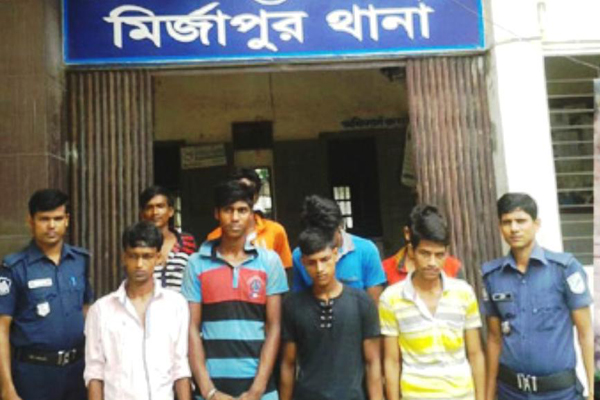 মির্জাপুরে ৭ ডাকাত গ্রেফতার