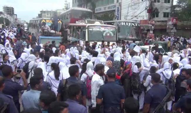 টঙ্গীতে সড়ক দুর্ঘটনায় শিক্ষার্থী নিহত
