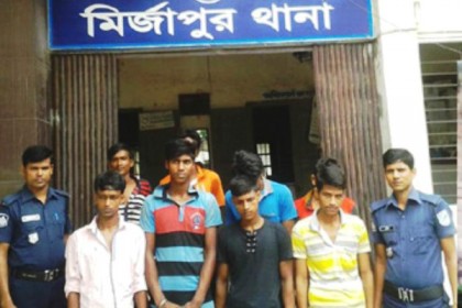 মির্জাপুরে ৭ ডাকাত গ্রেফতার