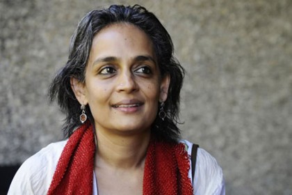 পাকিস্তানে আমন্ত্রণ পাচ্ছেন অরুন্ধতী!