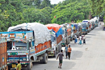 ঢাকা-টাঙ্গাইল মহাসড়কে তীব্র যানজট