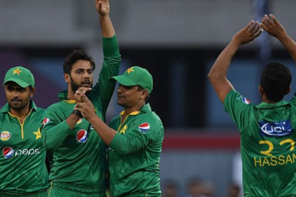 পাকিস্তানের কাছে হারলো ইংল্যান্ড 

