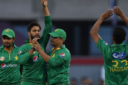পাকিস্তানের কাছে হারলো ইংল্যান্ড 

