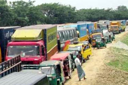 নারায়ণগঞ্জে দীর্ঘ যানজট, দুর্ভোগ চরমে