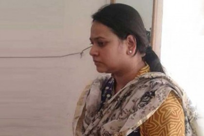 কেন মেয়ে হলি, বলেই গলা কাটলো মা