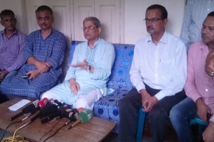 সরকারকে ফের আলোচনায় বসার আহ্বান ফখরুলের