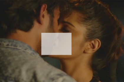 আলোচনায় পরীমণির 'উষ্ণ' চুম্বন