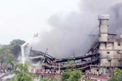 ২৯ ঘণ্টা পার হলেও নিয়ন্ত্রণে আসেনি ট্যাম্পাকোর আগুন