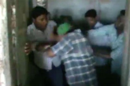 সহকর্মীকে 'আই লাভ ইউ', অতঃপর...