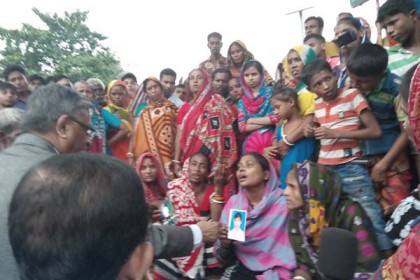 'আমার মুরাদরে আইন্যা দেও'