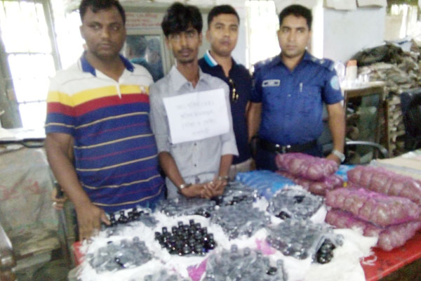 চৌদ্দগ্রামে ফেনসিডিল ও গাঁজাসহ আটক ১