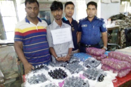 চৌদ্দগ্রামে ফেনসিডিল ও গাঁজাসহ আটক ১