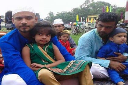 নড়াইলে মাশরাফির ঈদের নামাজ আদায়