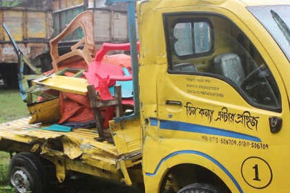 ঠাকুরগাঁওয়ে সড়ক দুর্ঘটনায় নিহত ৩