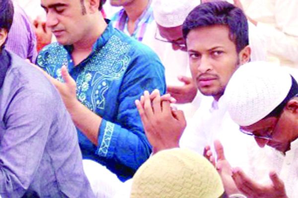 দোয়া চাইলেন সাকিব
