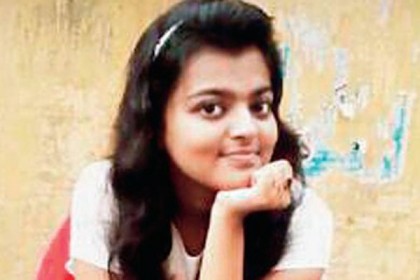 বেপরোয়া অটো কেড়ে নিলো তরুণীর প্রাণ
