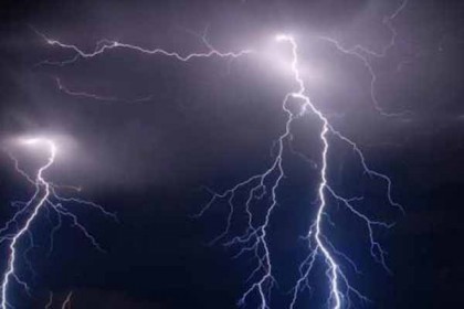 রাজশাহীতে বজ্রপাতে যুবকের মৃত্যু
