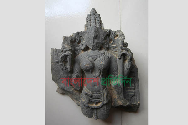 দেশের প্রথম নবরথ মন্দিরে বিরল প্রতিমার সন্ধান
