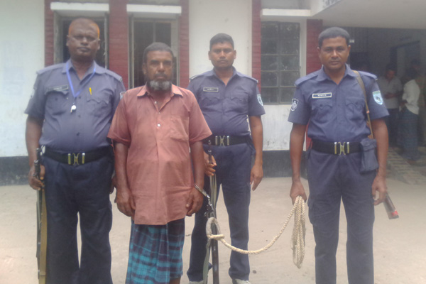 বাল্যবিয়েতে সাহায্য করার দায়ে জেল