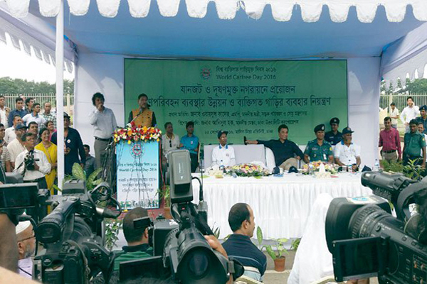 'ব্যক্তিগত গাড়ি নিয়ন্ত্রণে আইন হচ্ছে'