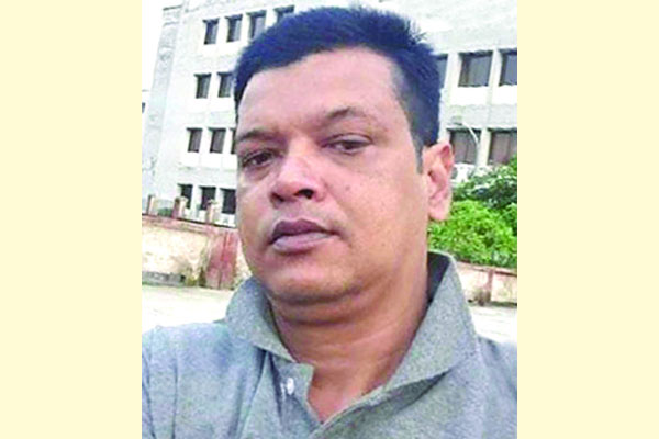 ছেলের আগুনে চলেই গেলেন দগ্ধ পিতা