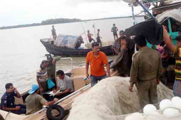 শরণখোলায় কারেন্ট জাল জব্দ 
