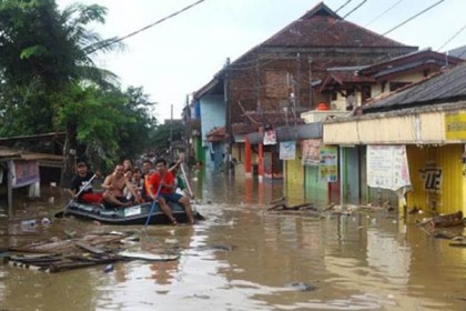 ইন্দোনেশিয়ায় বন্যায় ২৬ জনের মৃত্যু