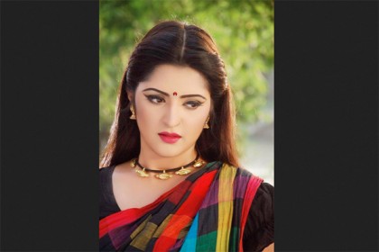 ছয়দিনের জন্য 'কাজল' হবেন পরীমণি