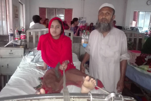 মেয়ের জন্য সহযোগিতা চেয়ে সাহায্যের হাত বাবার