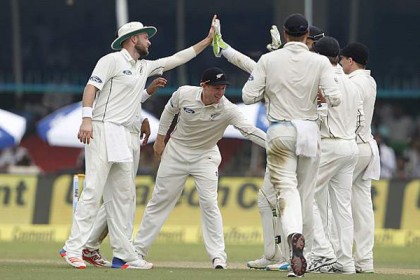 ৫০০তম টেস্টের প্রথম দিনে মলিন ভারত 