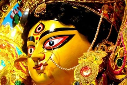 মূর্তি নয়, দুর্গার কাটা মুণ্ড পূজা হয় যে গ্রামে