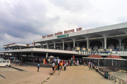 শাহজালালে ২৩৭ কার্টন বিদেশি সিগারেটসহ আটক ১