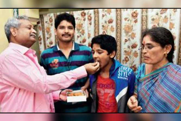 ৪১৪ দিন পর আইএসের আস্তানা থেকে ফিরলেন দুই অধ্যাপক
