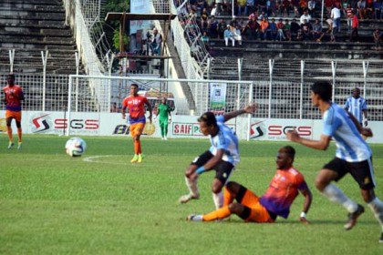 গোল উৎসবের ম্যাচে শেখ জামালের জয়
