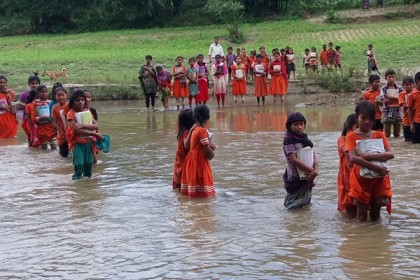 যে বিদ্যালয়ে ভর্তির আগে সাঁতার জানতে হয়