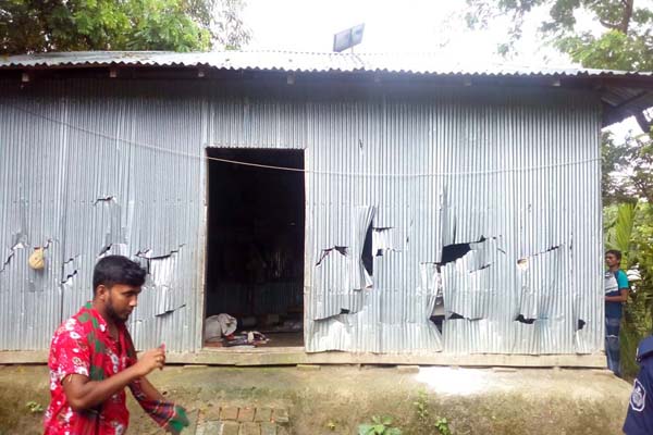 হাতিয়ায় ২ আওয়ামী লীগ কর্মীকে কুপিয়ে জখম