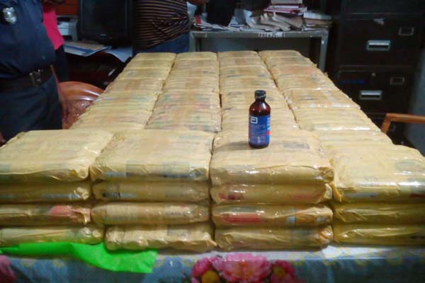 সিরাজগঞ্জে ৭১১ বোতল ফেনসিডিল উদ্ধার