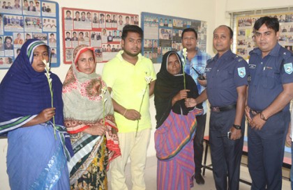 দিনাজপুরে ৪ মাদক বিক্রেতার আত্মসমর্পণ