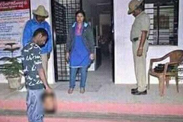 বোনের ধর্ষণকারীর মাথা কেটে থানায় হাজির ভাই! 