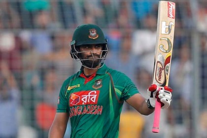 তামিমের শতকে বড় সংগ্রহের পথে বাংলাদেশ