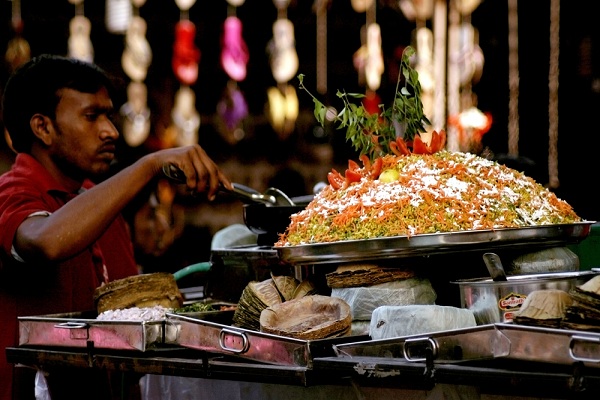 ৫০ কোটি টাকার মালিক ফুটপাতের দোকানদার