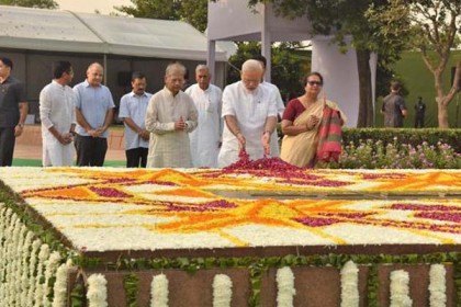 জন্মবার্ষিকীতে মহাত্মা গান্ধীর প্রতি মোদির শ্রদ্ধা