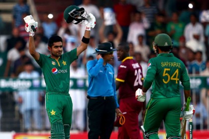 বাবরের সেঞ্চুরিতে সিরিজ জিতল পাকিস্তান
